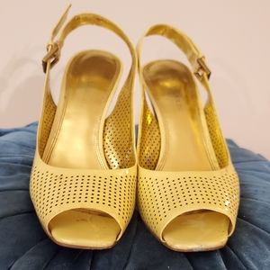 Enzo Angiolini Cream/ Light Yellow Heels